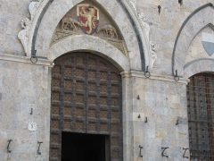 Palazzo Pubblico - doors