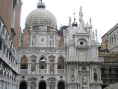 Basilica di San Marco - court